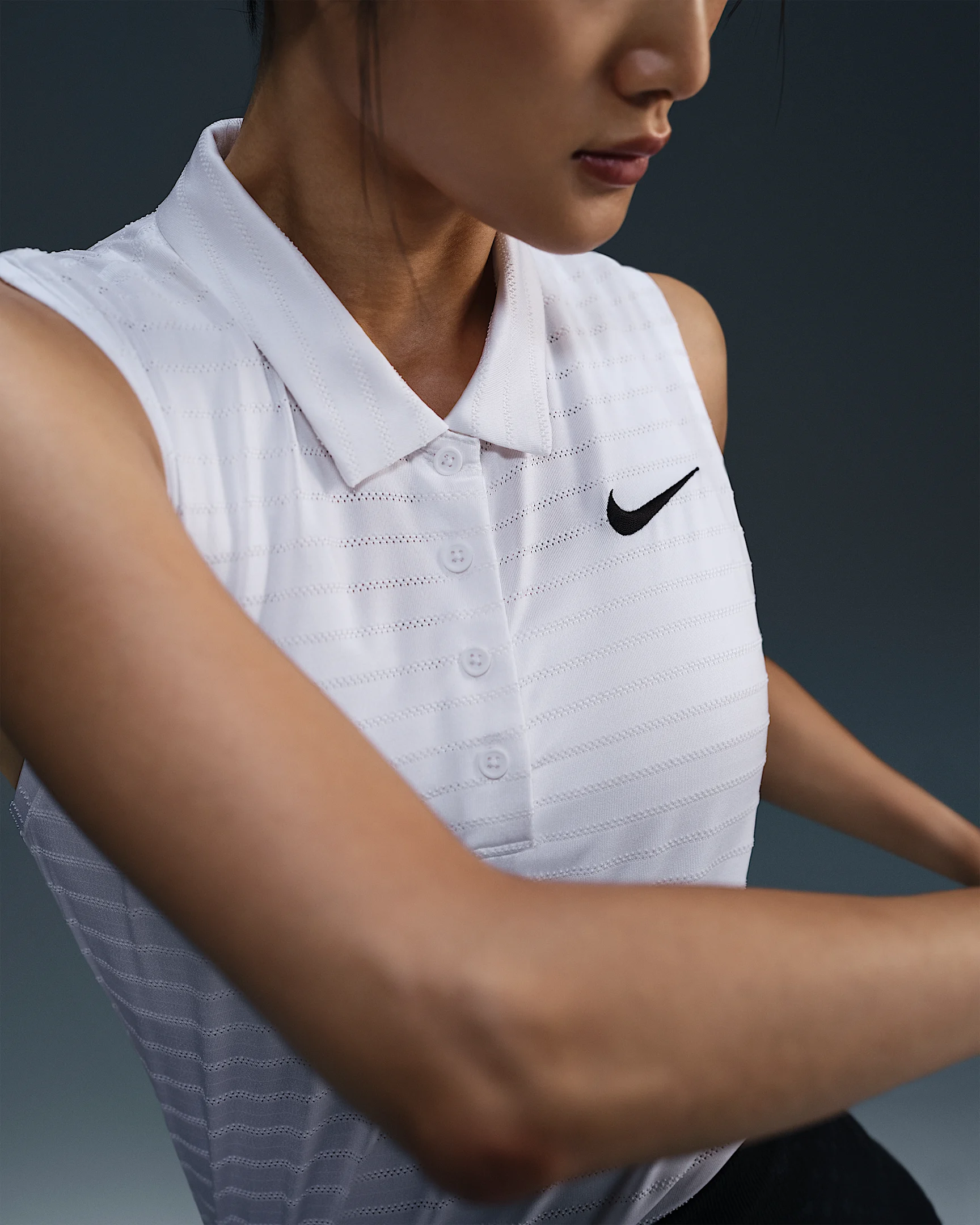 Nike Victory Women's Dri-FIT Sleeveless Striped Golf Polo - Image 2